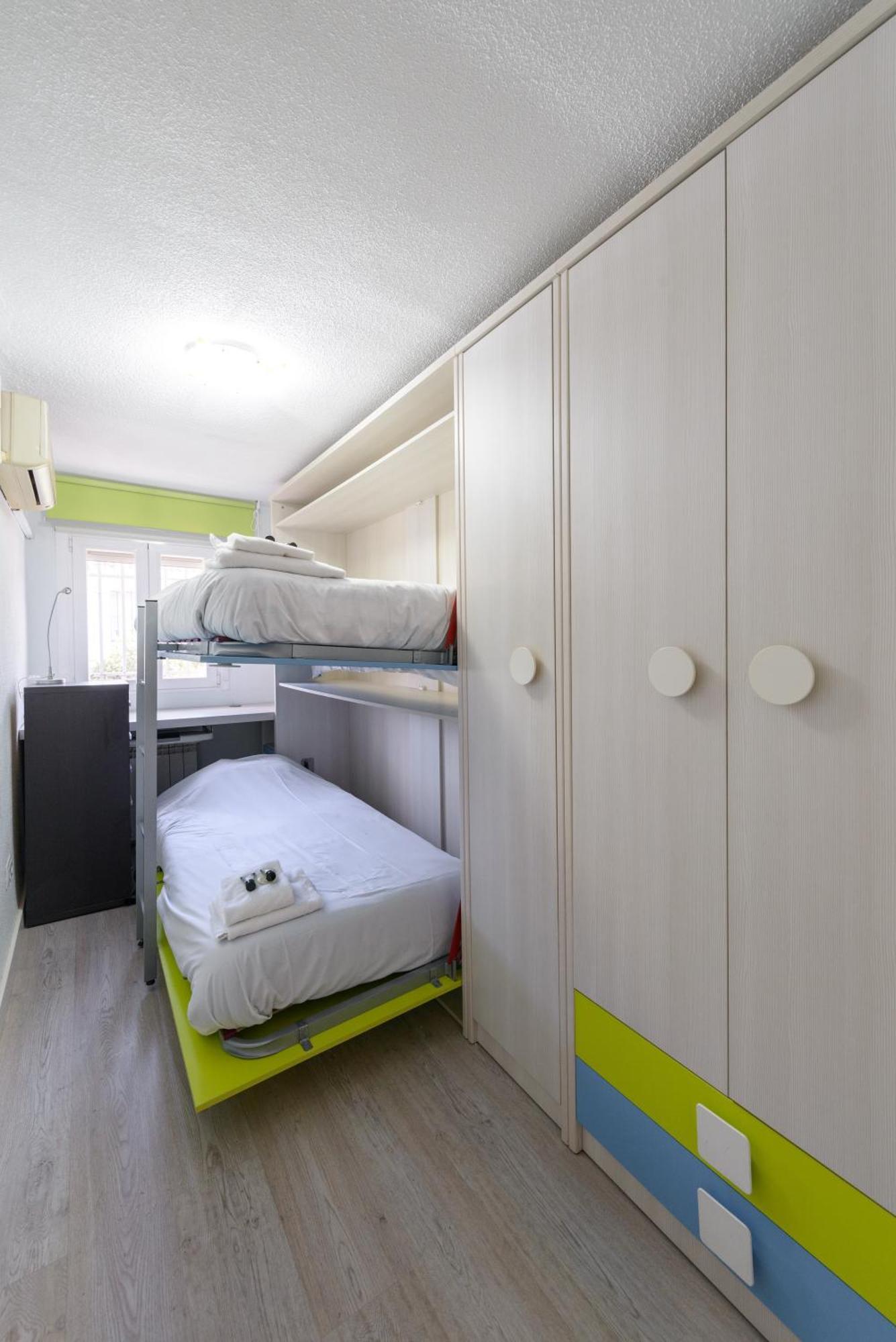 Sabadell Calle, Casa Familiar De 3 Dormitorios Con Terraza Junto Metro Fuencarral マドリード エクステリア 写真
