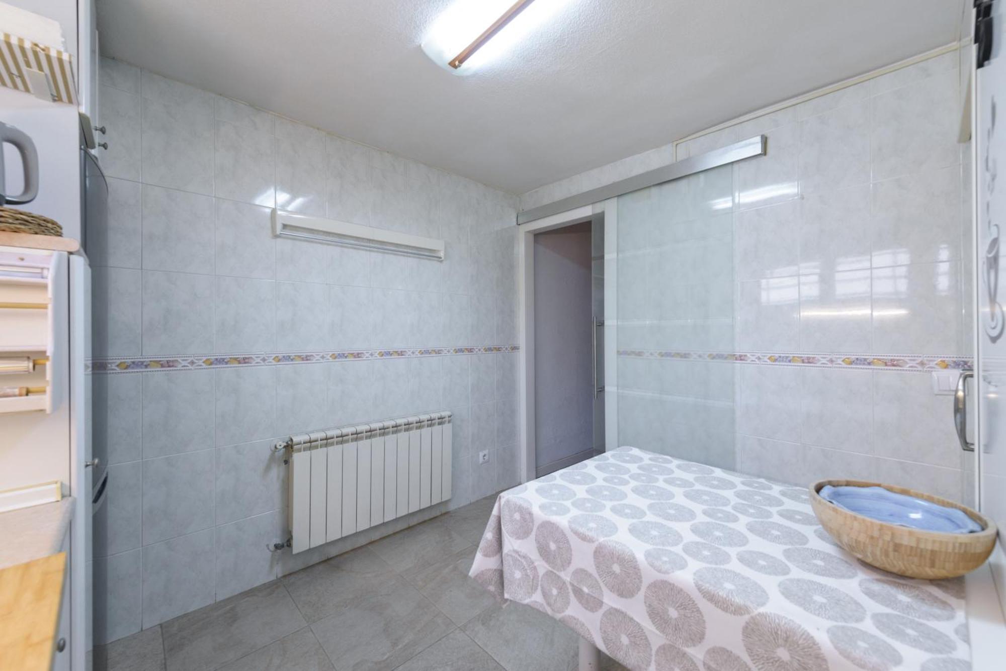 Sabadell Calle, Casa Familiar De 3 Dormitorios Con Terraza Junto Metro Fuencarral マドリード エクステリア 写真