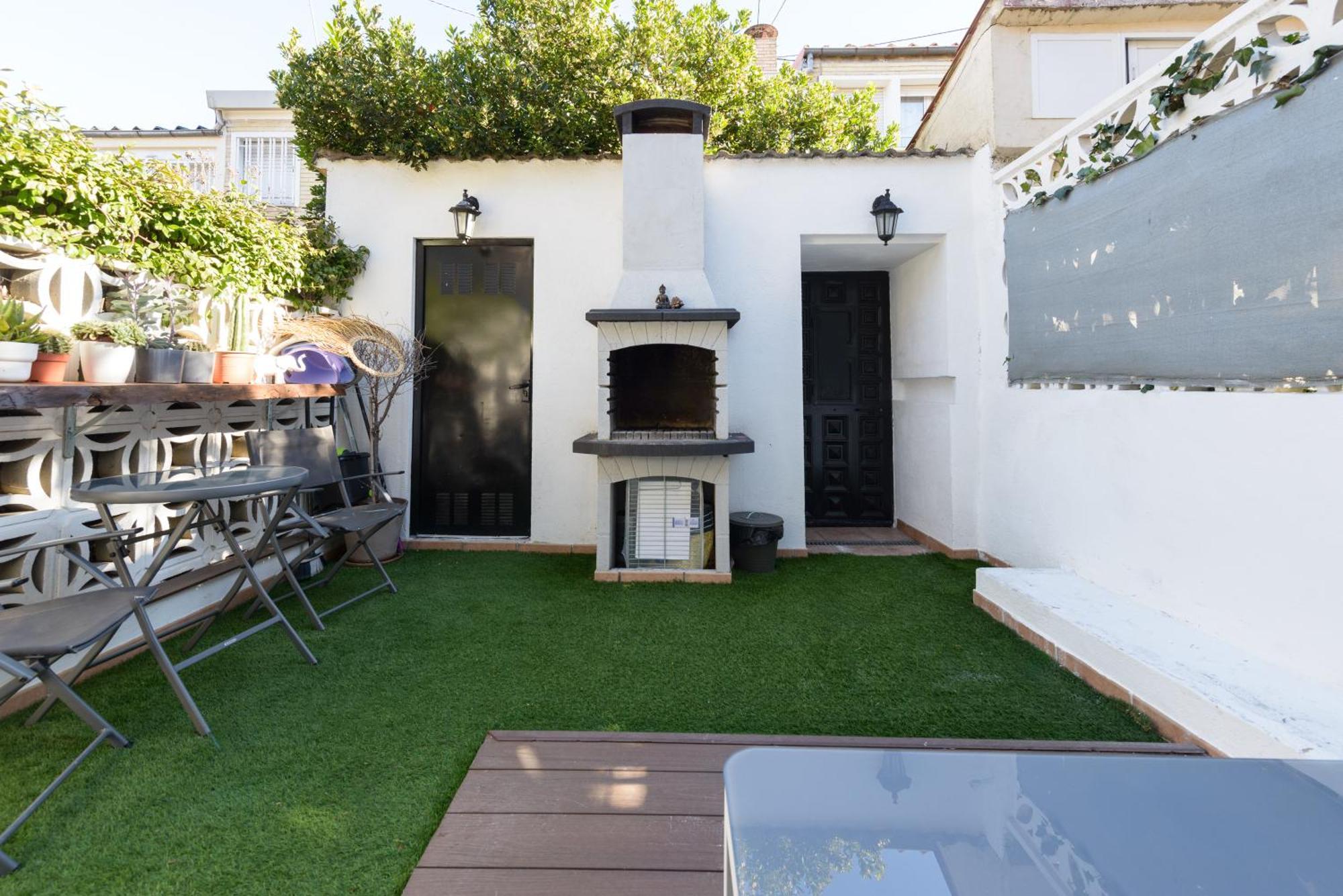 Sabadell Calle, Casa Familiar De 3 Dormitorios Con Terraza Junto Metro Fuencarral マドリード エクステリア 写真
