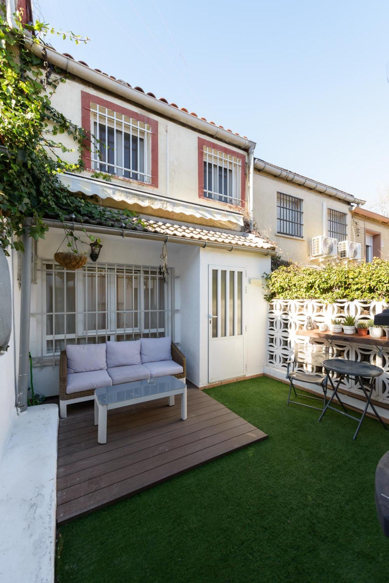 Sabadell Calle, Casa Familiar De 3 Dormitorios Con Terraza Junto Metro Fuencarral マドリード エクステリア 写真